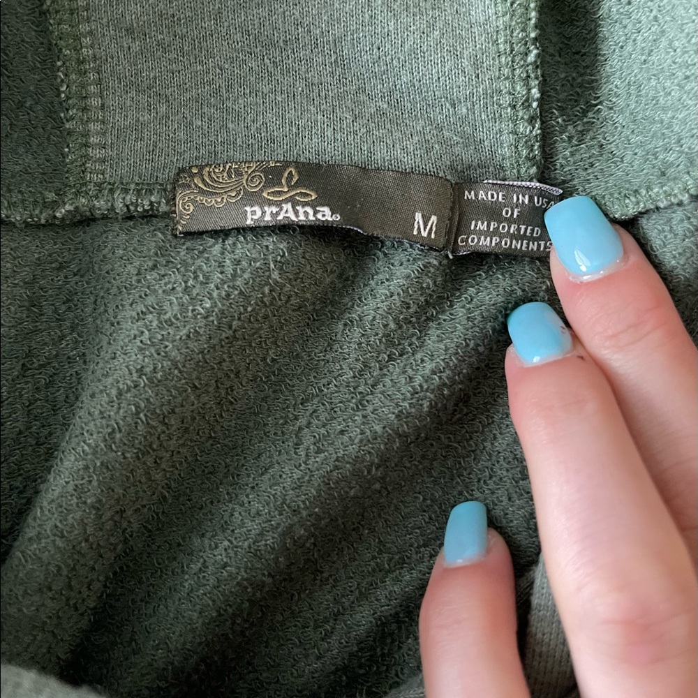 Green prAna cropped hoodie